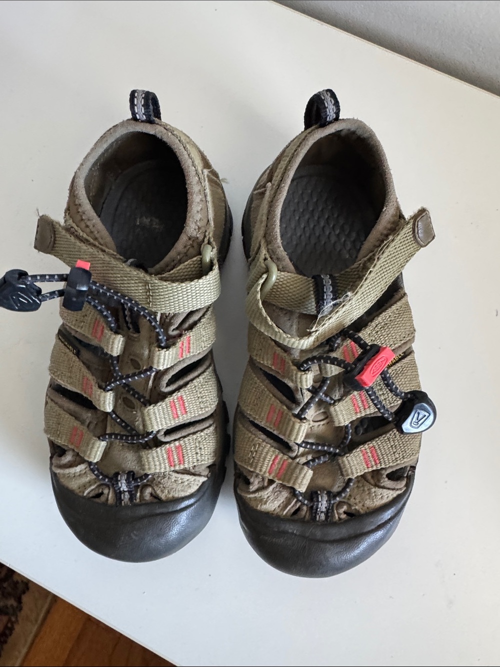 Keen Kids Closed-Toe Sandals in Olive/Tan with Red Accents